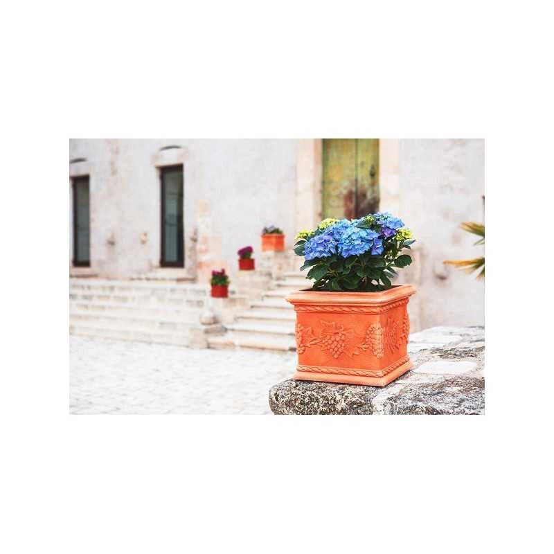 Vaso quadrato decorativo classico tradizionale 23x23 H20 in polimero resistente terracotta per piante per giardini e terrazze - Made in Italy