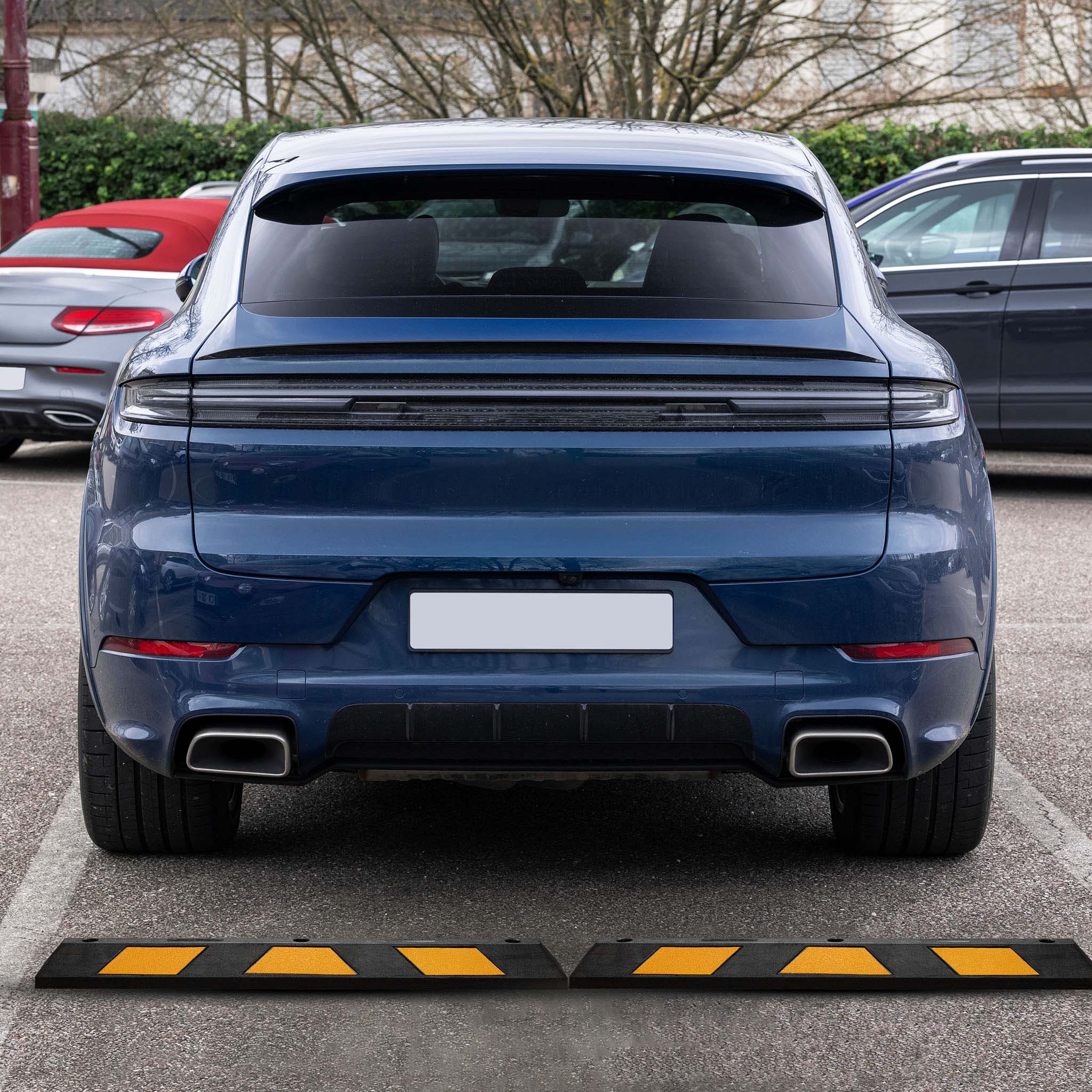 Delimitatore di parcheggio, 2 battiruota in gomma 1200x150x100mm con fasce rifrangenti, Fermaruota