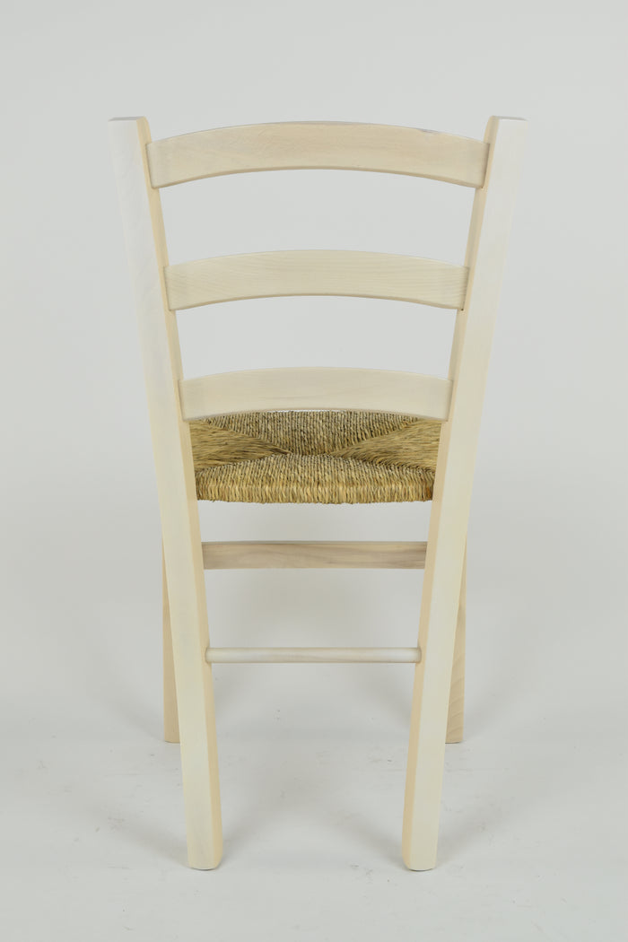Sedia Venice Tommychairs, robusta struttura in legno di faggio verniciata in anilina bianca e seduta in paglia