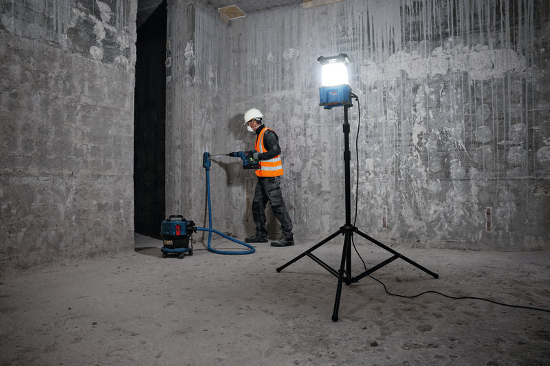 Bosch GLA 18VH-7500 – Lampada da Cantiere 7.500 lm, caricatore per USB-C