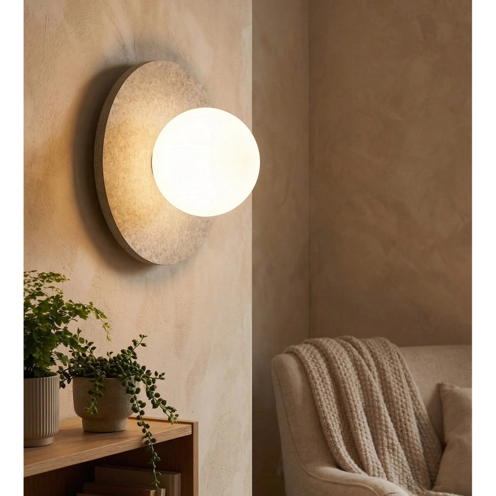 Lampada da parete CALMA in acciaio e feltro beige