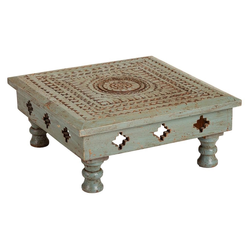 Tavolino da centro in legno intagliato finitura artigianale 33x33x14