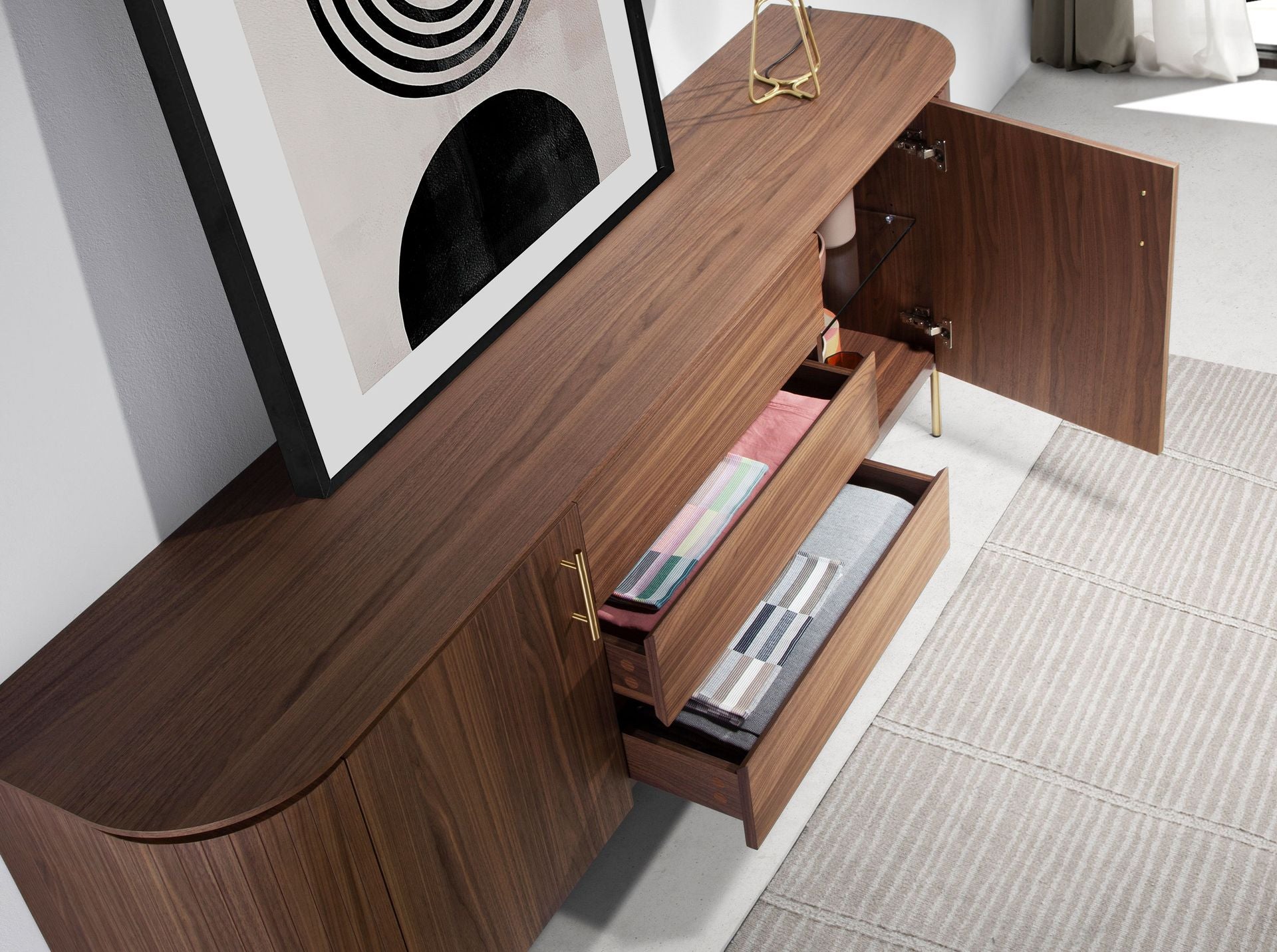 Credenza noce e acciaio dorato lucido