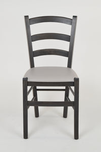 Set 4 Sedie Venice Tommychairs,struttura in faggio verniciata anilina grigio scuro e seduta in finta pelle grigio chiaro