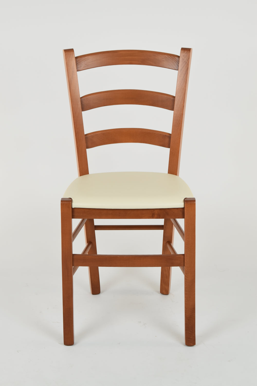 Sedia Venice Tommychairs, struttura in faggio verniciata in color ciliegio e seduta rivestita in finta pelle avorio