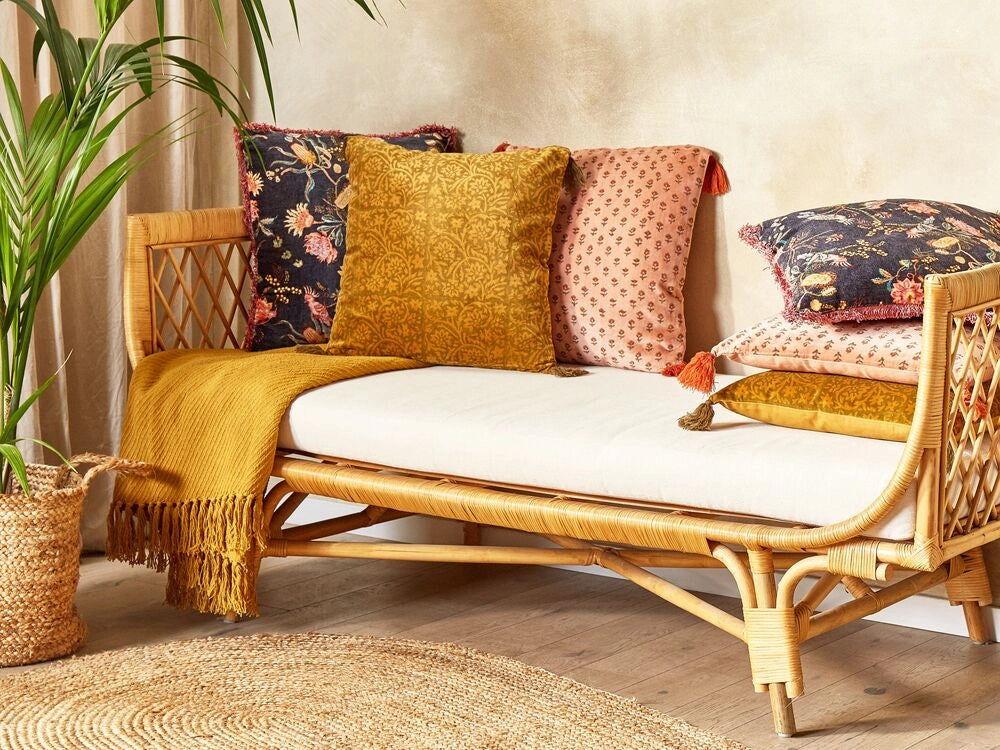 Set di 2 cuscini decorativi velluto giallo 45 x 45 cm motivo floreale nappe blocco stampa boho decor accessori