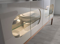 Credenza in legno grigio e noce con illuminazione interna