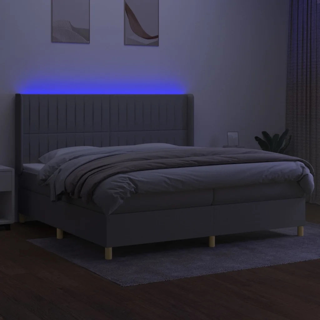 Letto a Molle Materasso e LED Grigio Chiaro 200x200 cm Tessuto 3139061
