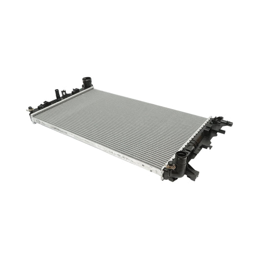 Radiatore raffreddamento acqua motore – Mercedes-Benz Sprinter, VW Crafter Dimensioni: 680 × 408 × 28 mm Codici OEM compatibili: A9065000002, A9065000102, A9065000202, 2E0121253, 2E0121253A, 2E0121253B, 7924001038