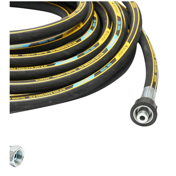 Rotolo di tubo flessibile per lavanderia DN8 1SN da 17 m con spina 22x1,5 mm e raccordo da 3/8 alle estremità