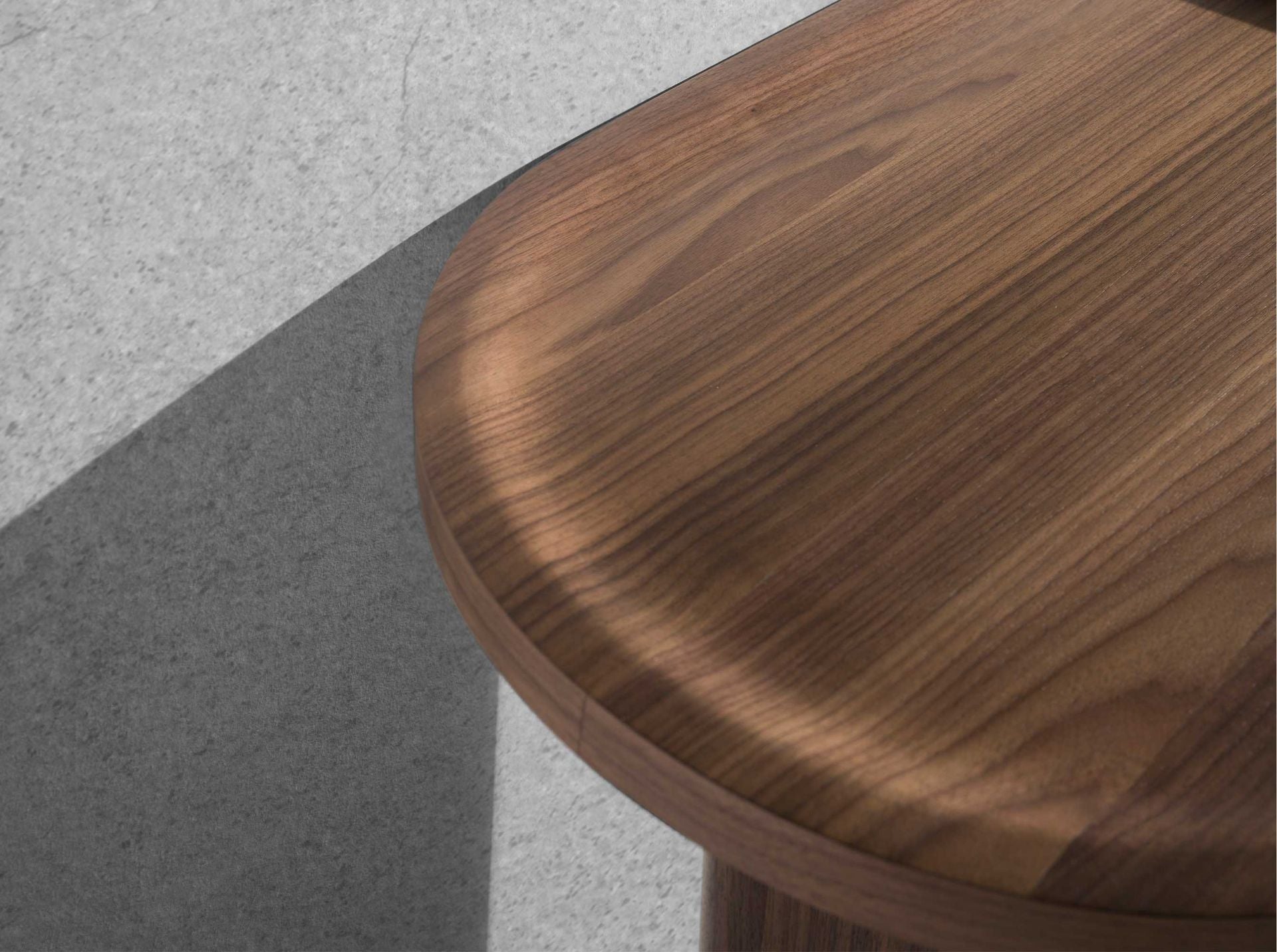 Console ovale in noce a mezza punta