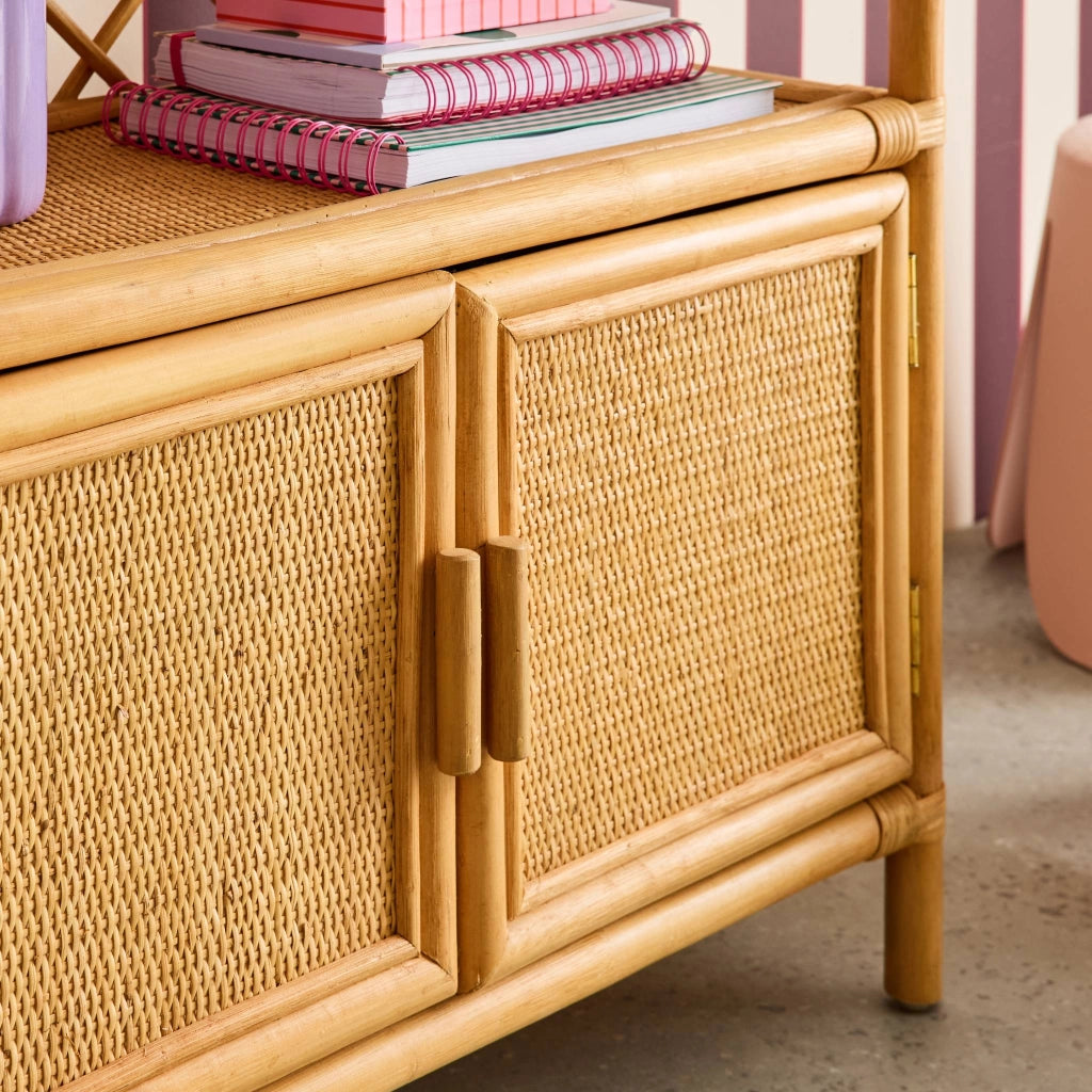 Libreria per bambini esotica in rattan naturale, rattan naturale