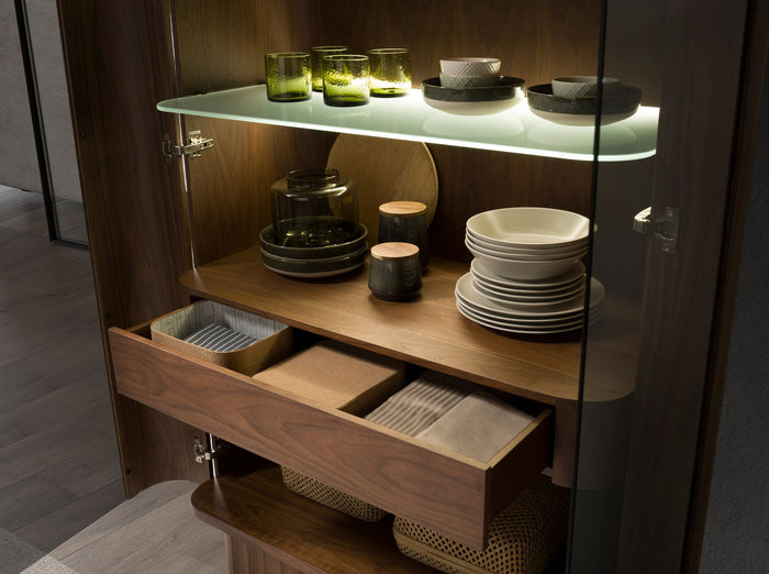 Credenza alta in vetro temperato, noce con illuminazione interna