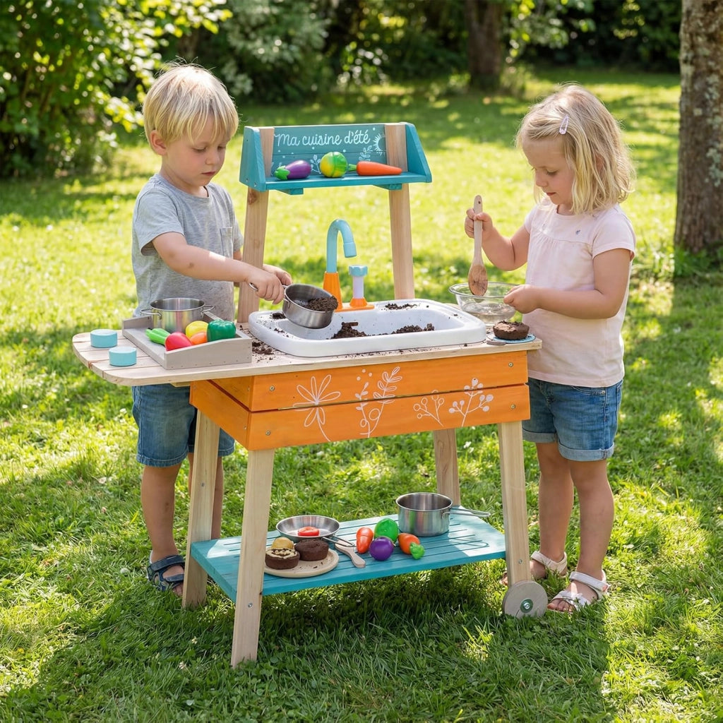 Cucina Giocattolo per Bambini, Cucinatta in Legno da Esterno con 2 Ruote, Griglia, Manopole Girevoli, Lavandino e Rubinetto, Cucina da Fango Interattiva con Accessori per Bambini 3+ Anni