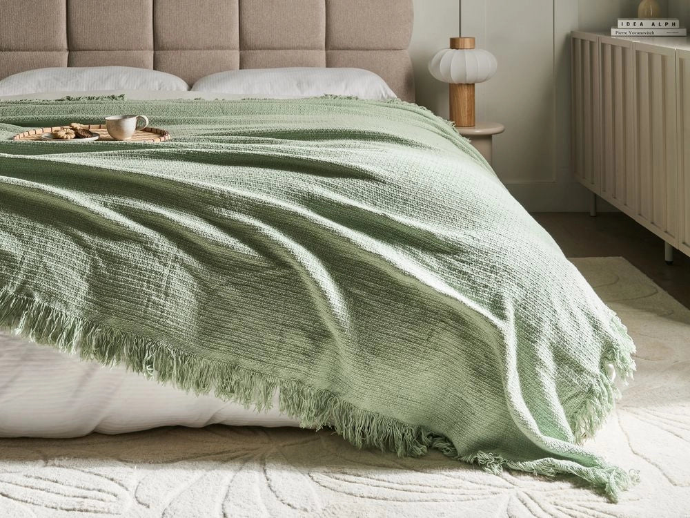 Copriletto verde in tessuto di cotone 220 x 240 cm con frange Coperta decorativa Biancheria da letto design classico Camera da letto