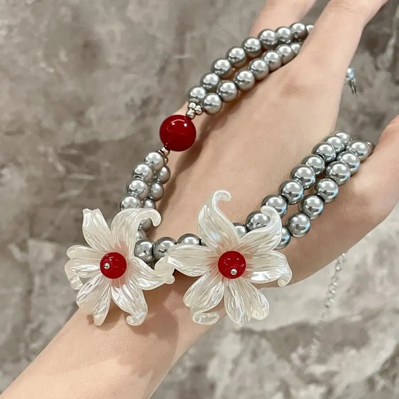 Collana vintage con fiore bianco e perla d'argento, regalo di Natale o compleanno.