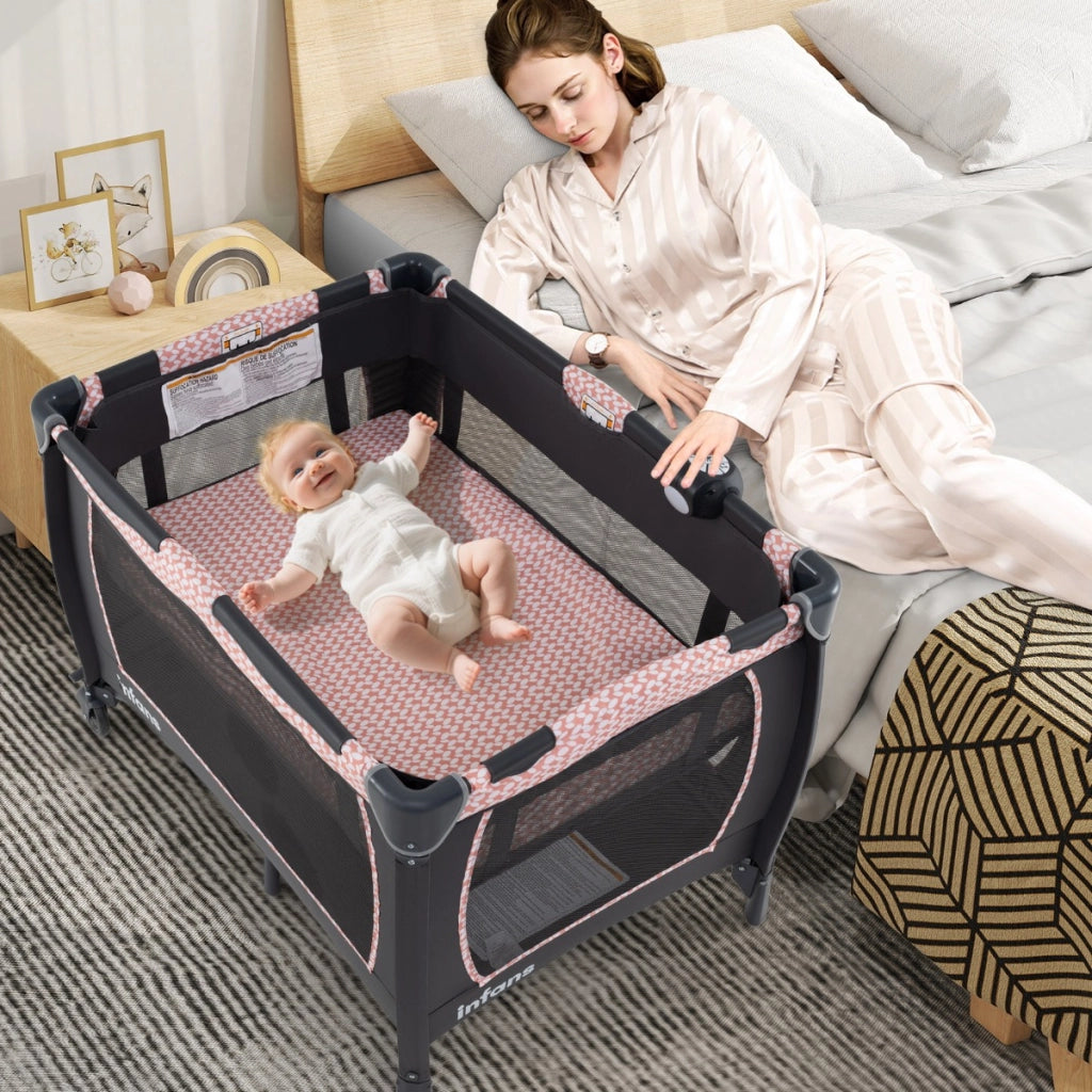 Lettino pieghevole con fasciatoio materasso con cestino e borsa da trasporto, Centro attivit¨¤ per bambini 5 in 1 Rosa-Culle