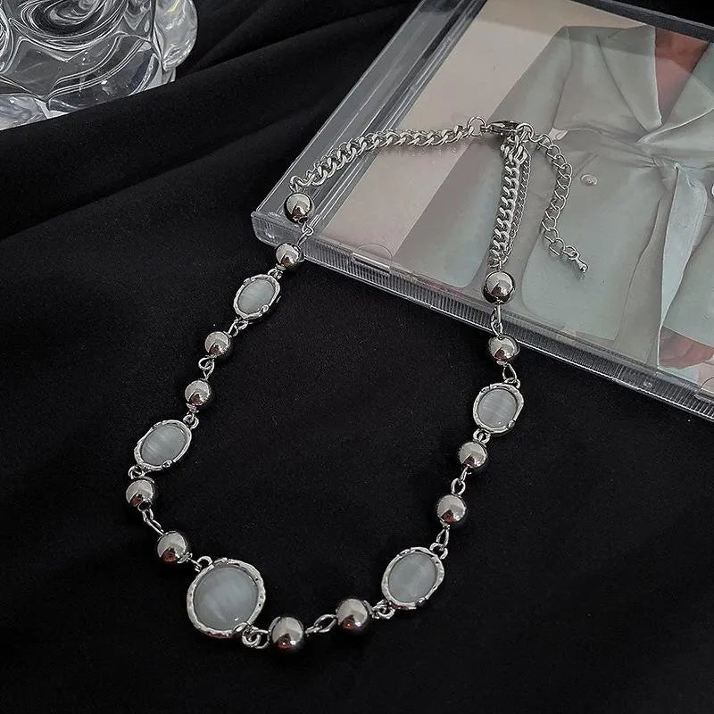 Collana patchwork fatta a mano con pietre bianche, regalo di Natale per donna, regalo di compleanno