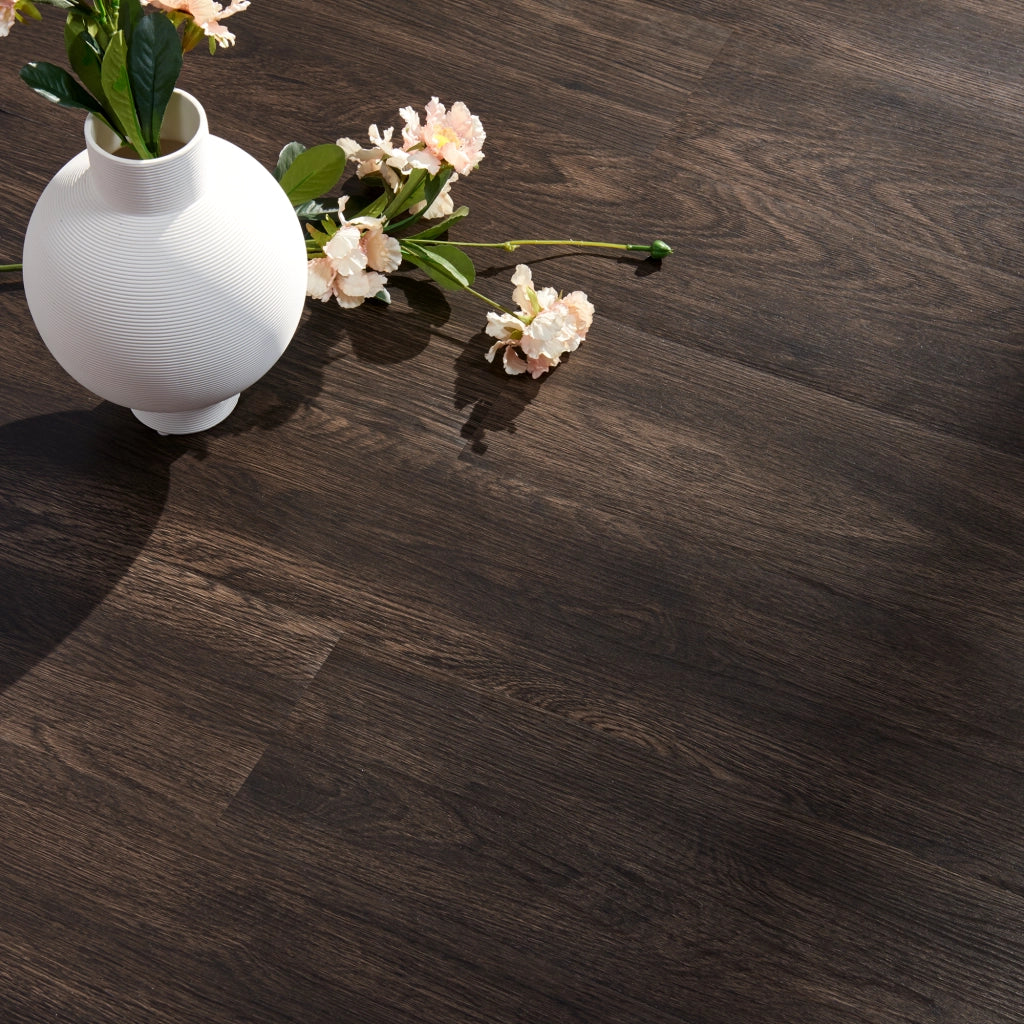 Pavimento Adesivo Vanola in PVC per Spazi Interni 42 listoni = 5,85 m² Effetto Legno Scuro Wengé NEU.HOLZ