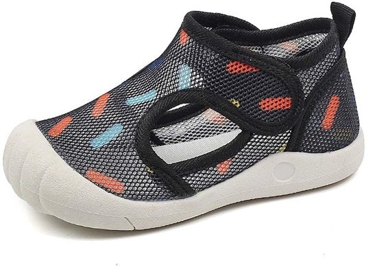 Scarpette estive con mesh leggero - Cintura con disegno di taglio ademendato - Sandali sportivi chiusi - Modelli acquisiti per bagni - Adatte per bambine 0-9 anni - Ideali per escursioni al mare - Sandali
