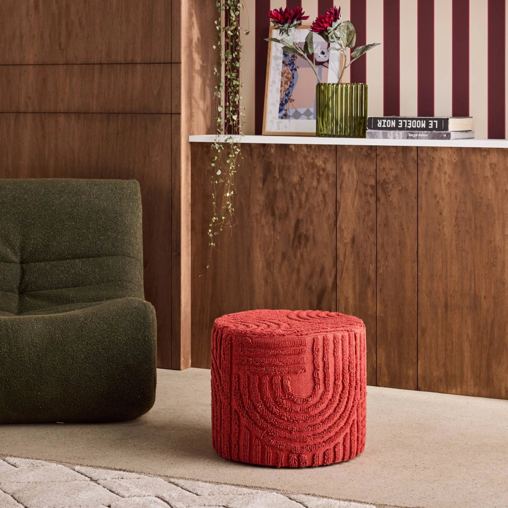 Pouf rotondo in bouclé testurizzato, terracotta