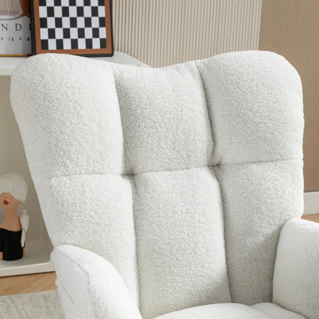Sedia a dondolo in tessuto teddy bianco con poggiapiedi