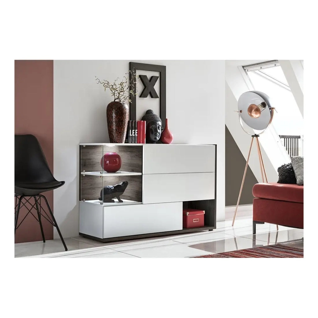 Buffet KLIS – Mobile basso con tre ante e tre vani