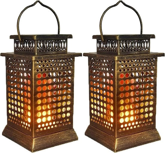 Lanterne Solari in Metallo Sospeso per Esterni - Decorazione Esterna con Luce a Fiamma Flickerante - Set da 2 in Oro - Classe di Efficienza A