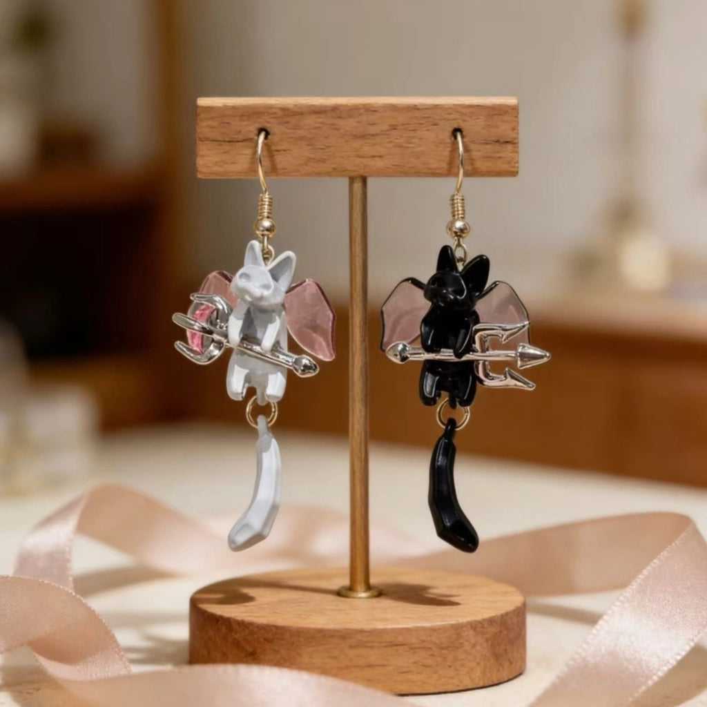 Simpatici orecchini a gancio asimmetrici a forma di orecchie di gattino in bianco e nero, piccoli orecchini a forma di angelo gatto (versione AB).