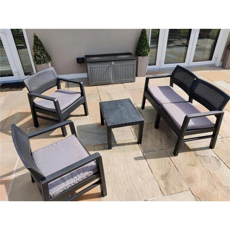 SET MOREEA DA GIARDINO EFFETTO RATTAN IN COLORE ANTRACITE CON CUSCINI