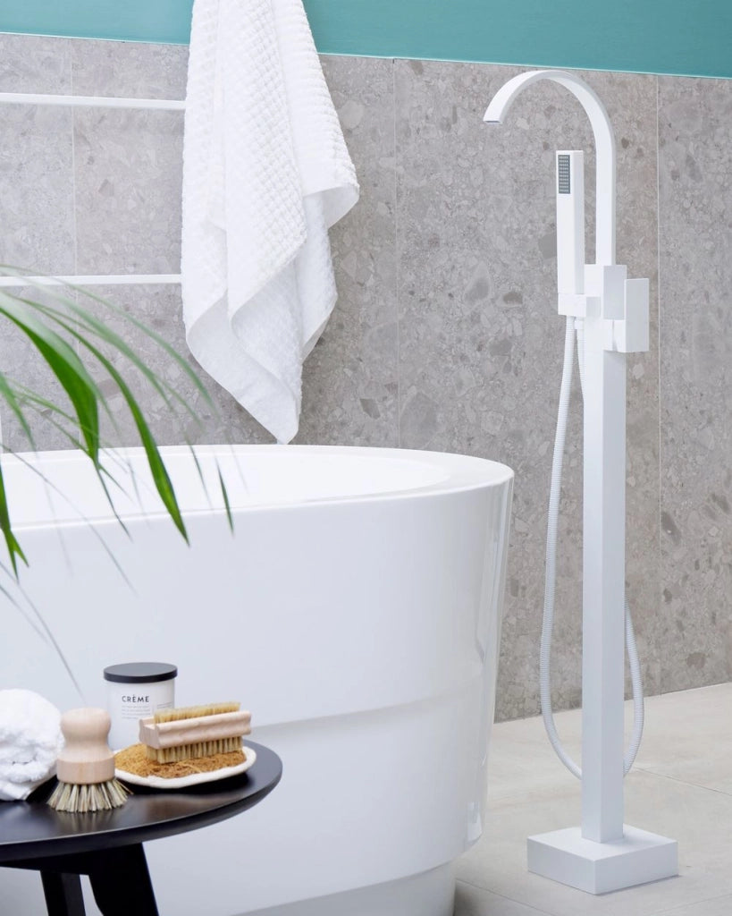 Rubinetteria per Vasca Freestanding in Ottone di colore Bianco moderno contemporaneo