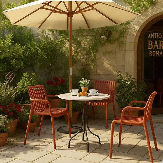 Sedia Iside da esterno in plastica rosso mattone comfort premium con braccioli