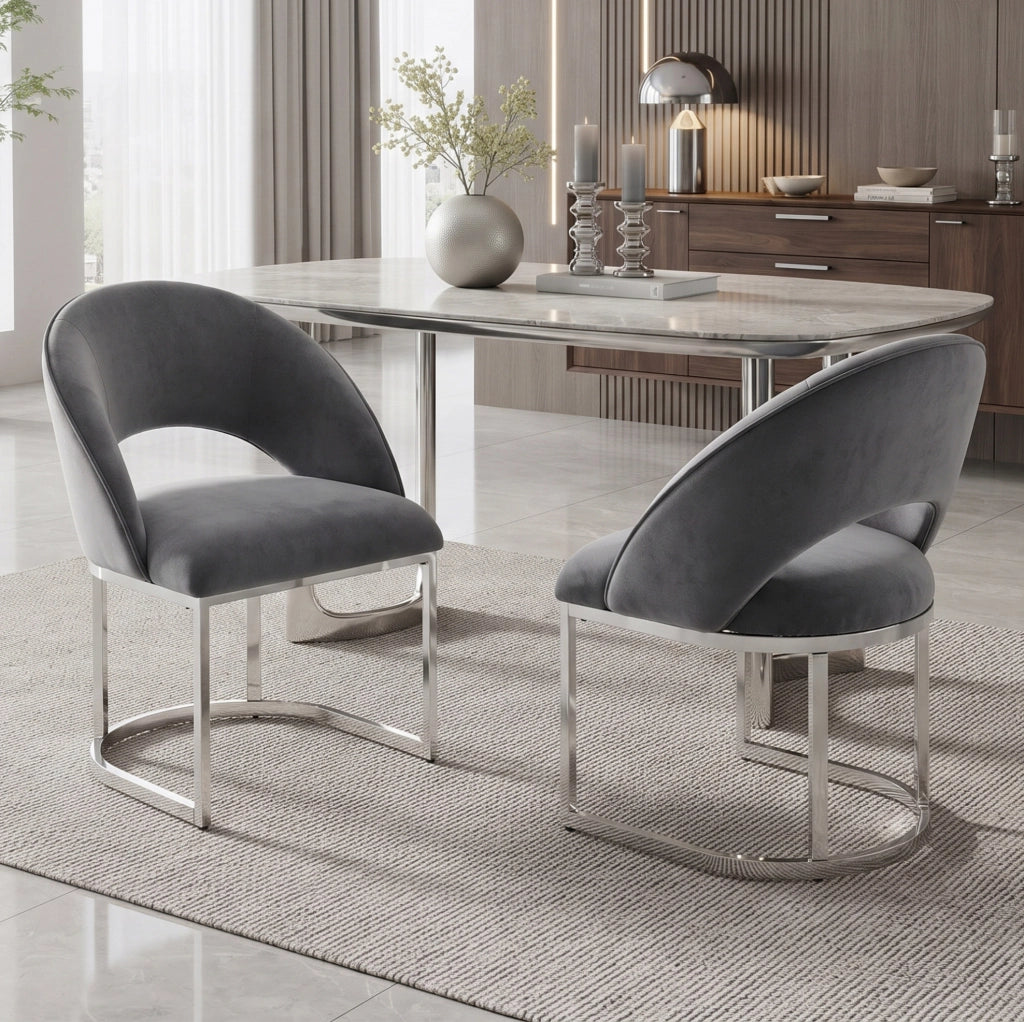 Set di 2 sedie da pranzo in velluto grigio con gambe in metallo color argento; design moderno