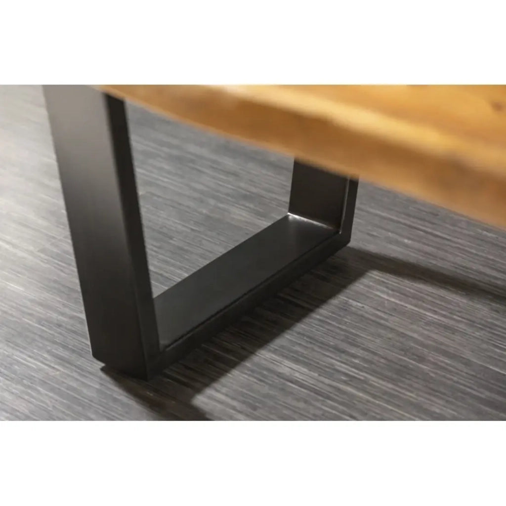 Tavolino basso ARKAYA 110 cm in legno di acacia massiccio con gambe in metallo nero a forma di U