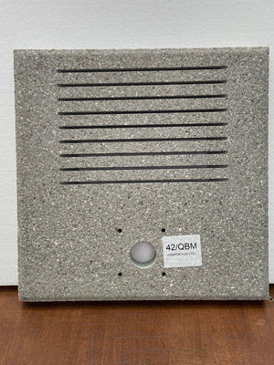 Base Quadrata in Cemento 40x40 Cm con fenditore per Scarico per fontane