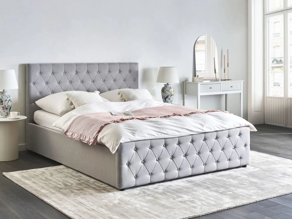 Letto matrimoniale imbottito in poliestere beige con testata imbottita con pouf 160 x 200 cm testiera doppia trapuntata