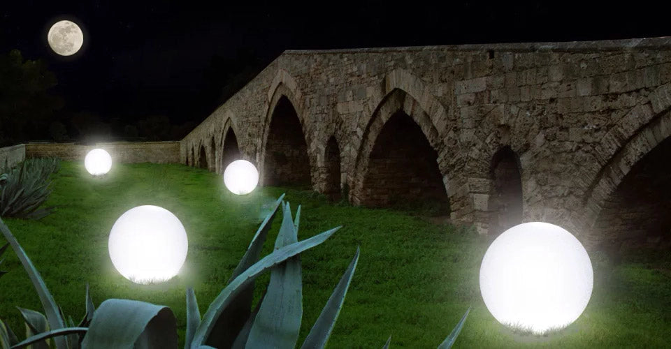Sfera Solare Luminosa a LED da Giardino Piscina Ø40 cm in Resina Arkema