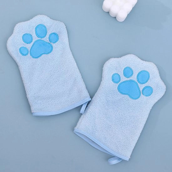 Manichini e asciugamani per animali domestici con ganci di appoggio, ideali per il lavaggio dei cani, comodi e assorbenti.