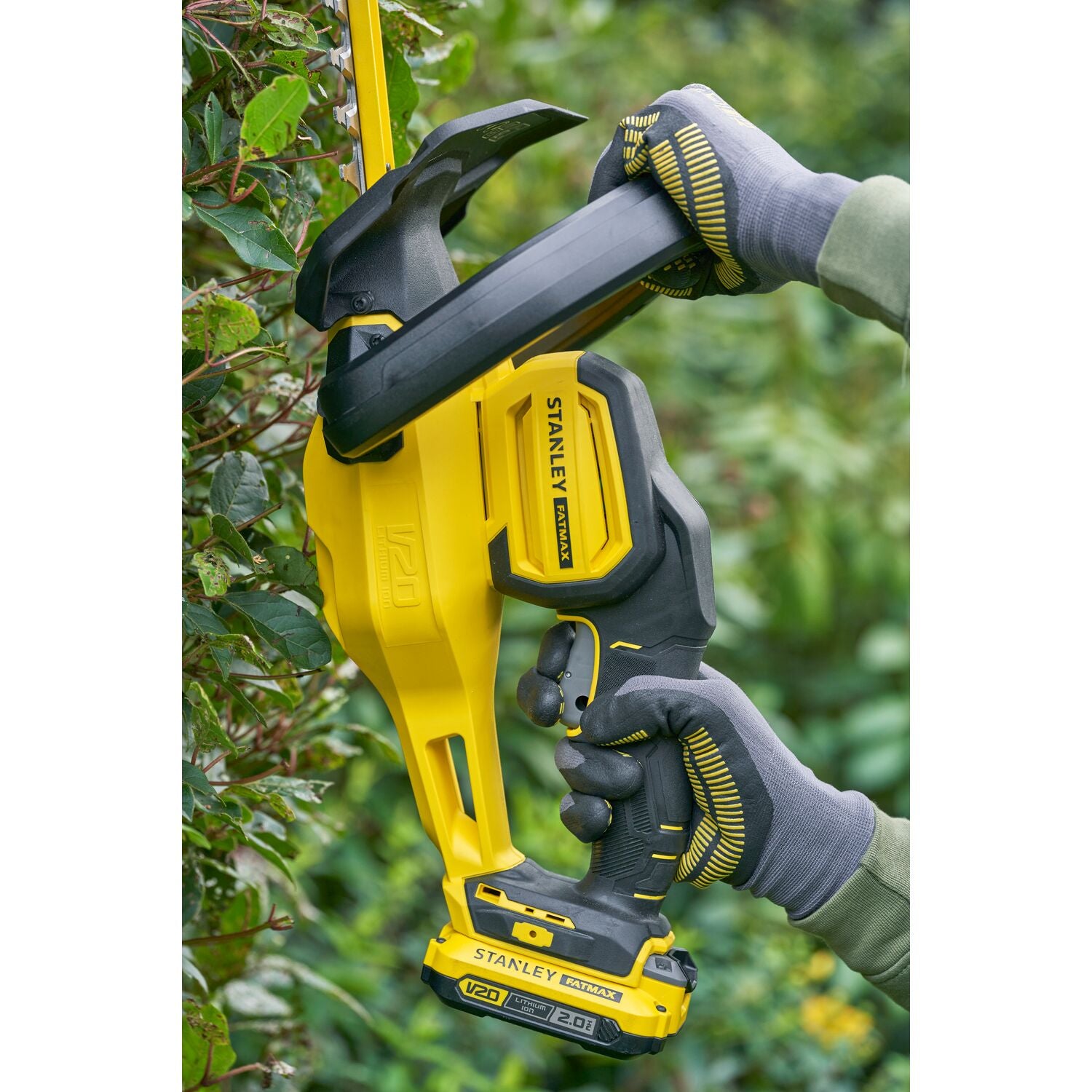 Stanley Fatmax V20 SFMCHT650D1-QW – Tagliasiepi a batteria 18 V con lama 50 cm, batteria 2.0 Ah e caricabatterie