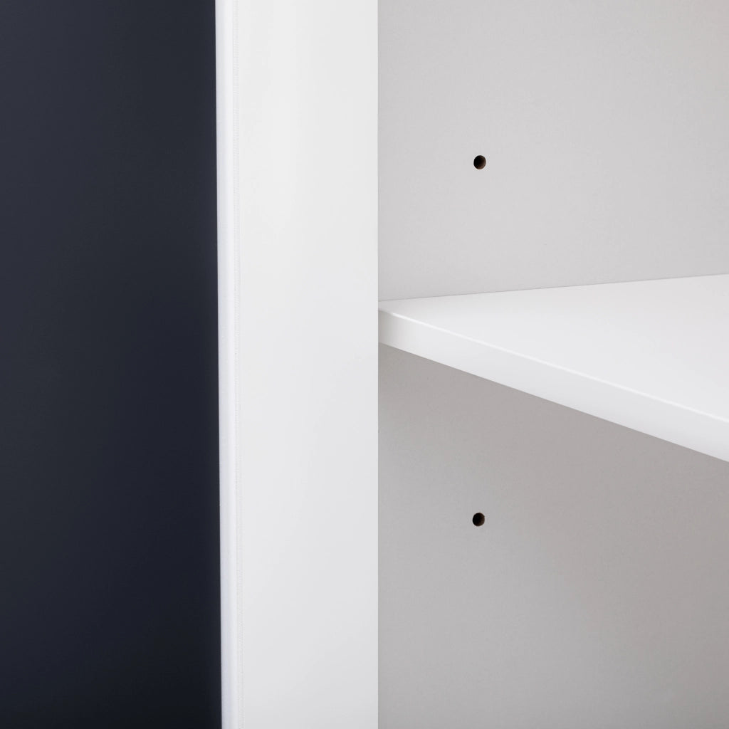 Credenza con quattro ante a specchio, due cassetti e ripiano regolabile in MDF bianco per soggiorno 140 × 40 × 83 cm
