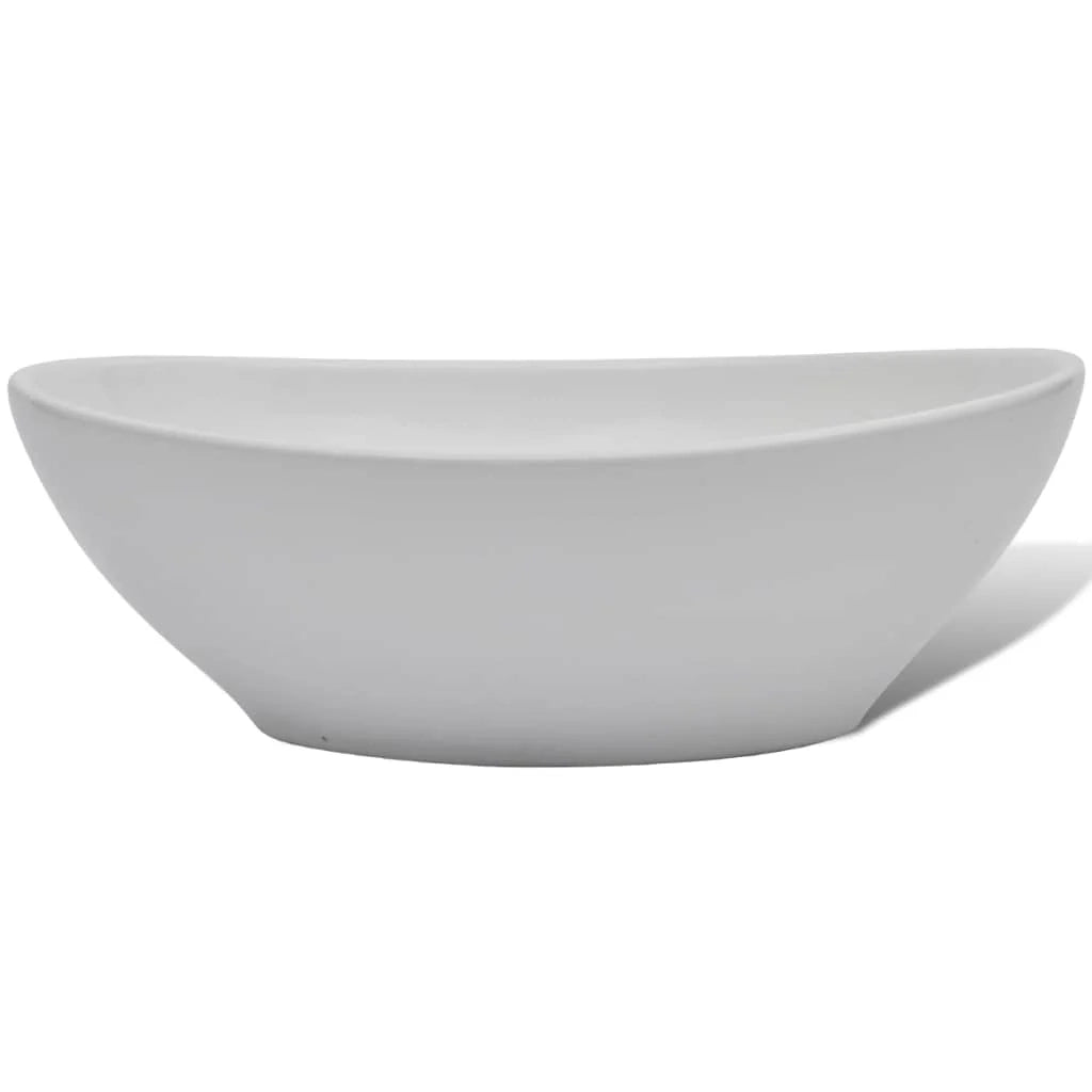 Lavandino da bagno con miscelatore ovale in ceramica bianca 02_0002843