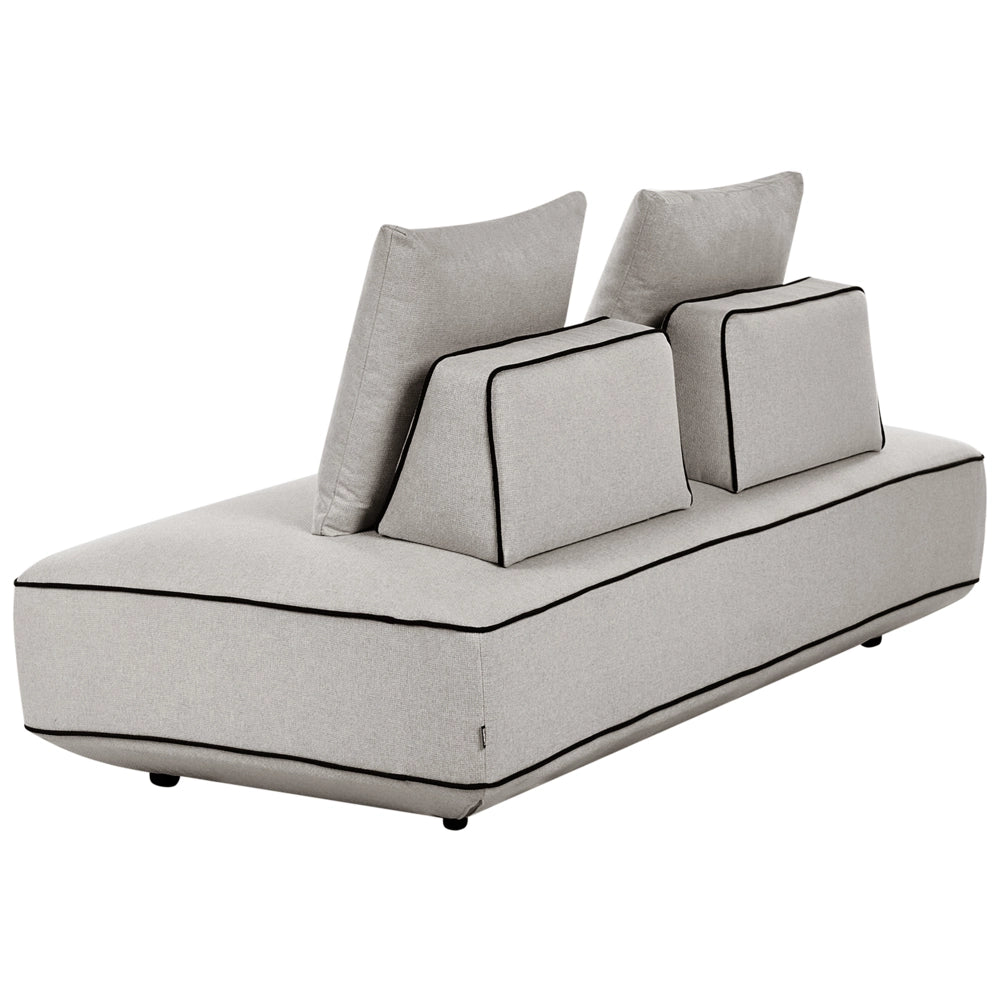 Chaise imbottita grigio chiaro con cuscini da salotto confortevole stile moderno