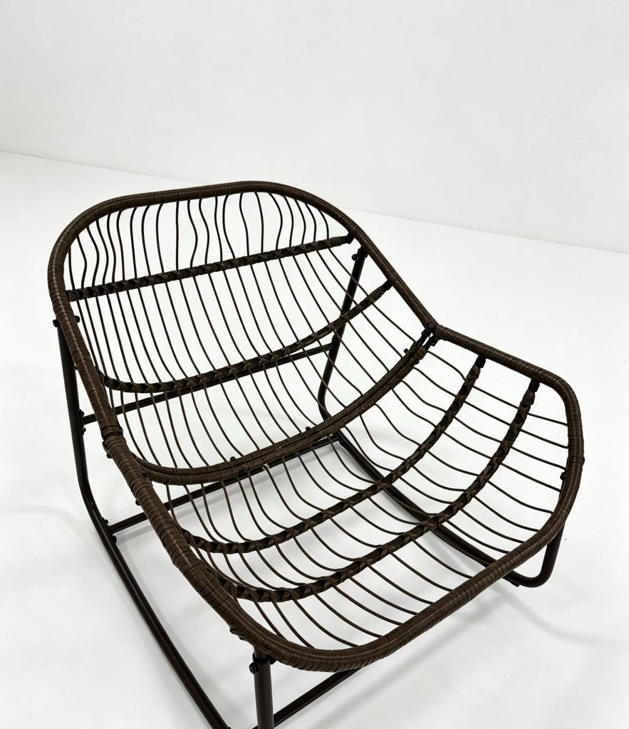 Sedia a dondolo in rattan sintetico con cuscino imbottito, oliva