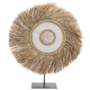 Ornamento in paglia con conchiglie in legno chiaro, fatto a mano, design marino naturale Arte contemporanea