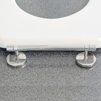 Copriwater disabili e terza eta' con apertura frontale e coperchio