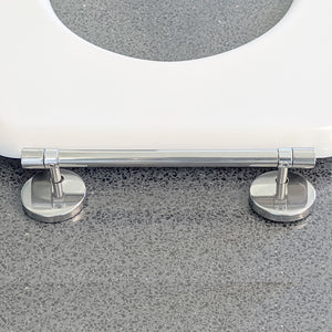 Copriwater disabili e terza eta' con apertura frontale e coperchio