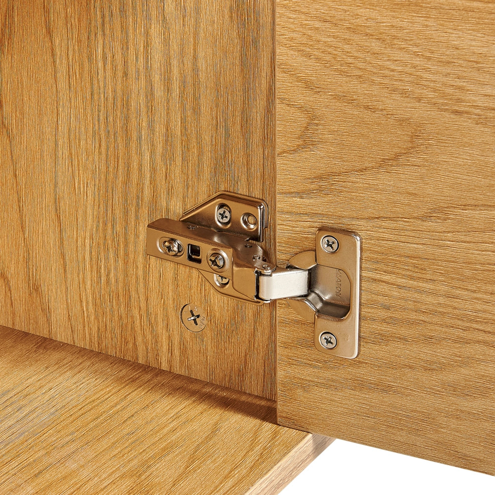 Credenza a 3 ante in legno chiaro con gambe in metallo nero Armadietto indipendente con ripiani Unità di stoccaggio per la casa Credenza minimalista
