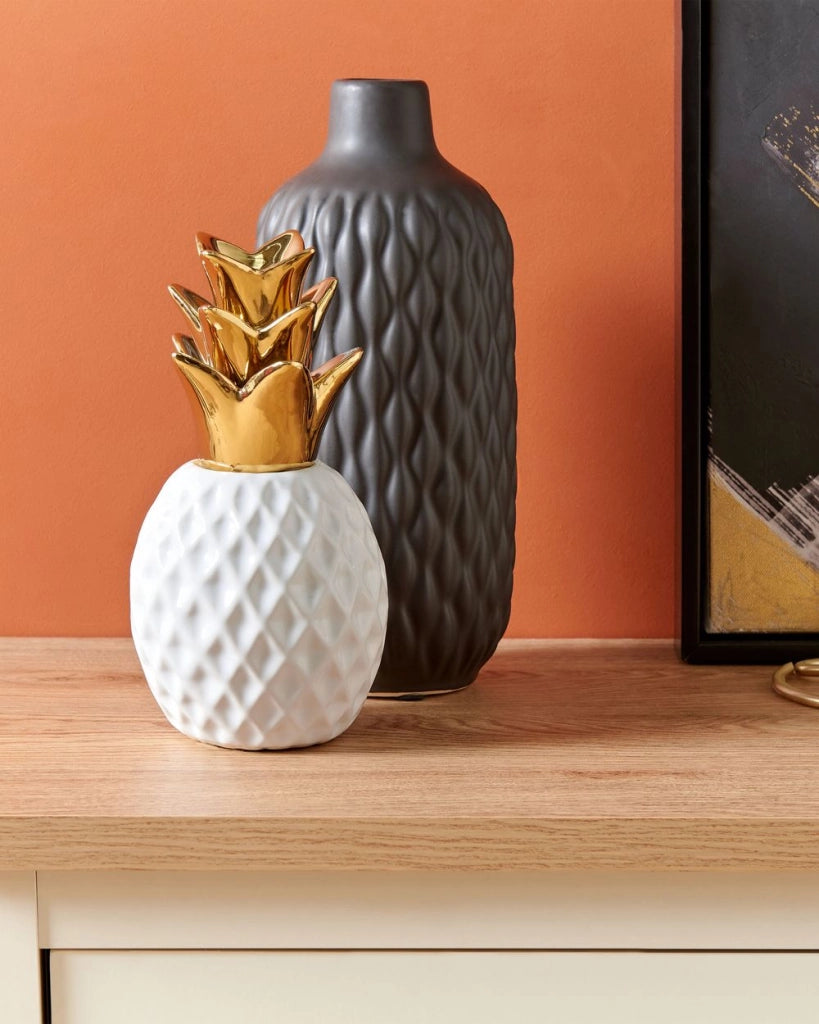 Statuetta decorativa in ceramica bianca con statuetta di ananas ornamento in stile glamour accessori per la decorazione