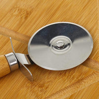 Tagliere Vassoio Pizza in Legno di Bambu con Guide + Rotella Tagliapizza 38x32cm