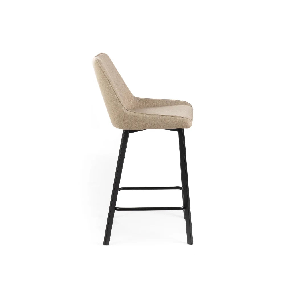 Set di 2 sgabelli da bar e cucina in tessuto beige Fynn con struttura in metallo e poggiapiedi | Duzzle